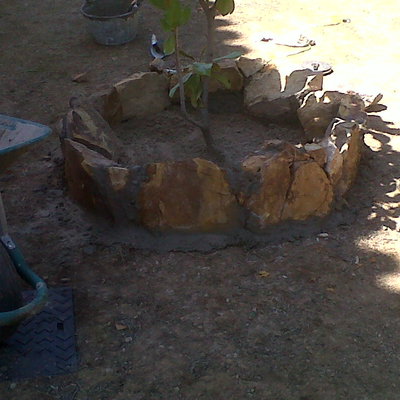 REALIZACION DE JARDINERA CON PIEDRA NATURAL