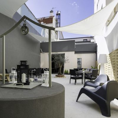 REFORMA BRINGANTIUM LOUNGE EN SANTA CRISTINA (OLEIROS)