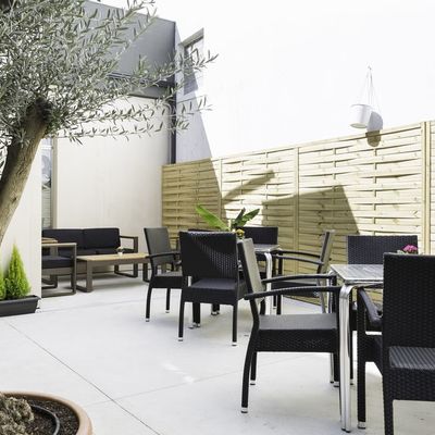 REFORMA BRINGANTIUM LOUNGE EN SANTA CRISTINA (OLEIROS)