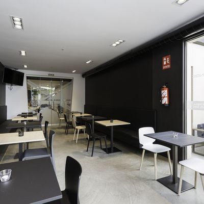 REFORMA BRINGANTIUM LOUNGE EN SANTA CRISTINA (OLEIROS)