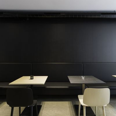 REFORMA BRINGANTIUM LOUNGE EN SANTA CRISTINA (OLEIROS)