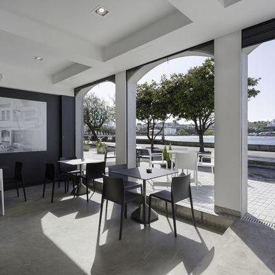 REFORMA BRINGANTIUM LOUNGE EN SANTA CRISTINA (OLEIROS)