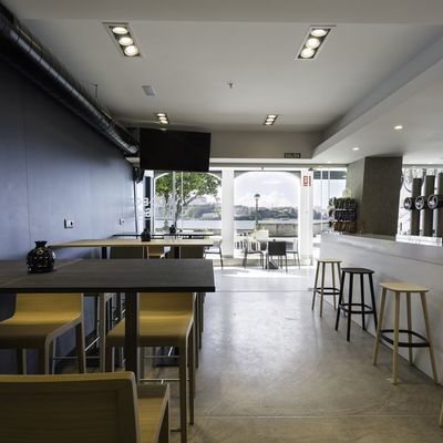 REFORMA BRINGANTIUM LOUNGE EN SANTA CRISTINA (OLEIROS)