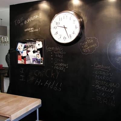 Reforma cocina en Barcelona: pared de pizarra