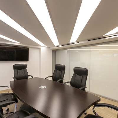 Reforma de oficinas - Telas tensadas - Iluminación personalizada