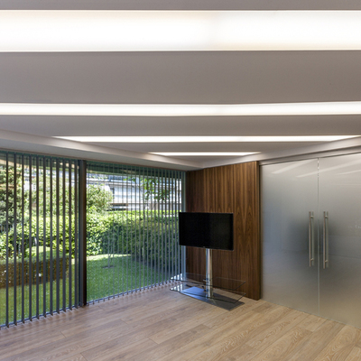 Reforma de oficinas - Telas tensadas - Iluminación personalizada