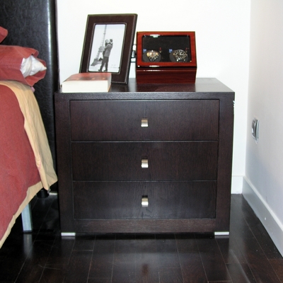 Reforma dormitorio en Barcelona: muebles a juego con el suelo