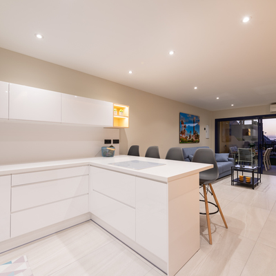 Reforma integral de dúplex y diseño de mobiliario en Meloneras