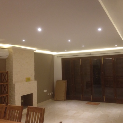 La reforma de un salón comedor con falso techo