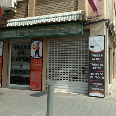 Tienda De Disfraces Y Pirotecnia