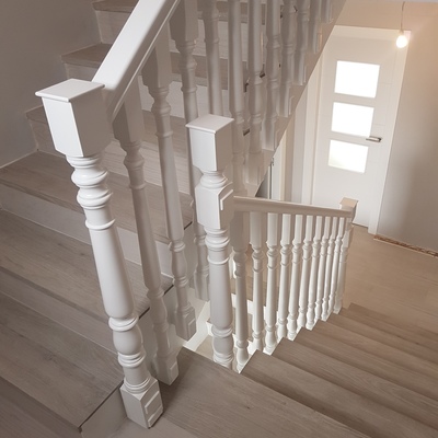 Lacado y rehabilitacion baranda antigua torneada