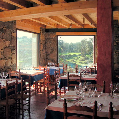 restaurante en piedra maciza