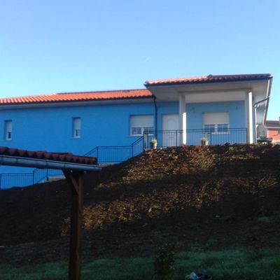 VIVIENDA UNIFAMILIAR CON COCHERA