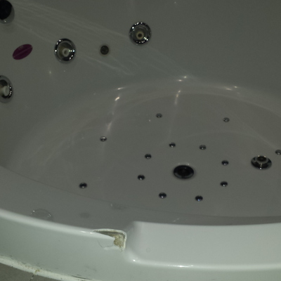 Reparación, reconstrución y esmaltado rotura jacuzzi