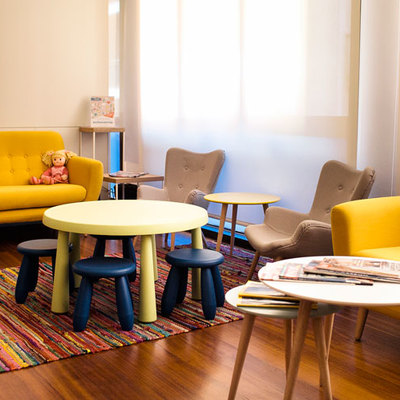 Sala de espera infantil. Zona de espera niños.