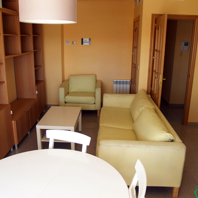 Salón comedor montado y preparado para alquiler