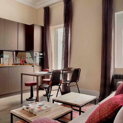 SALÓN - COMEDOR (VISTA HACIA LA COCINA)