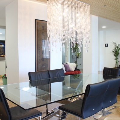 Salon,techo de madera y mueble de salon, mobiliario