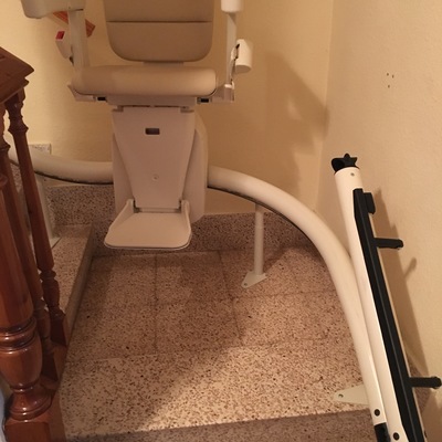 Salvaescaleras articulado