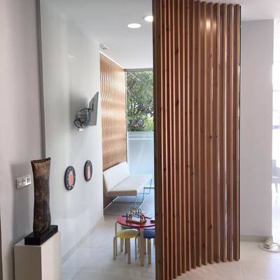 Separador en curva de madera