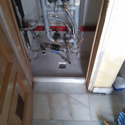 Reparaciones de alicatado y sala de contadores