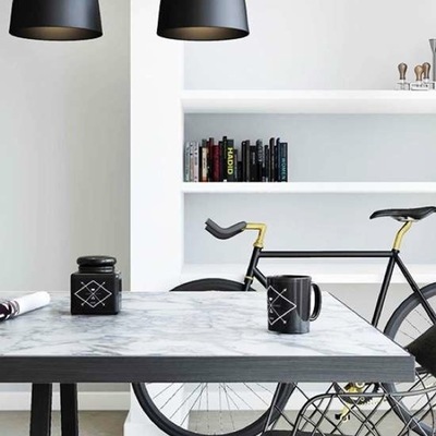 la bicicleta también en el salón