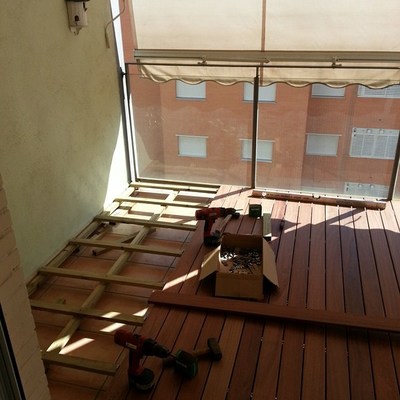 TARIMA EXTERIOR CUMARÚ EN BALCÓN