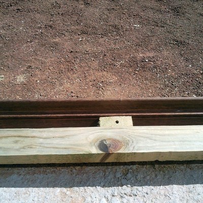 TARIMA EXTERIOR IPE CON FOCOS LED EMPOTRADOS