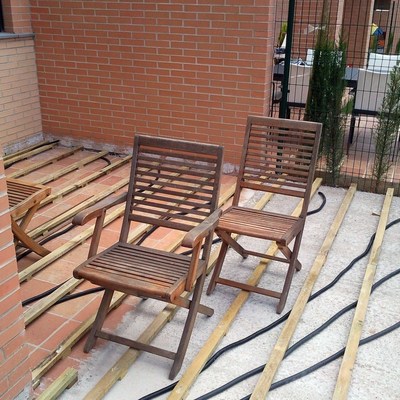 TARIMA EXTERIOR IPE CON FOCOS LED EMPOTRADOS