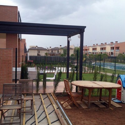 TARIMA EXTERIOR IPE CON FOCOS LED EMPOTRADOS