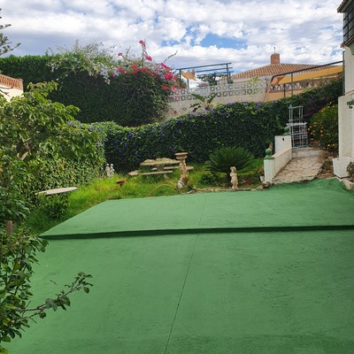 Hecha de carpeta de hormigón