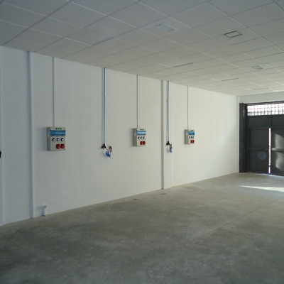 Terminación  de una nave industrial en  Córdoba