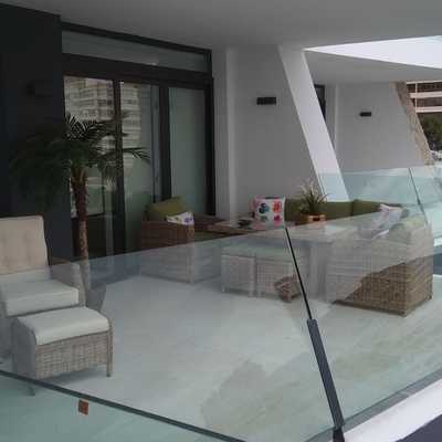 TERRAZA CON BARRANDILLA CRISTAL