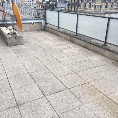 Limpieza terraza comunitaria.