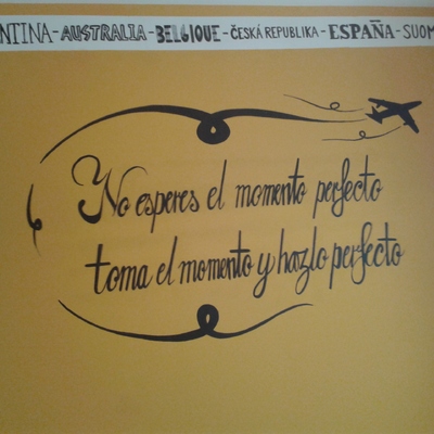 Decoración cuarto . Rotulación a pincel