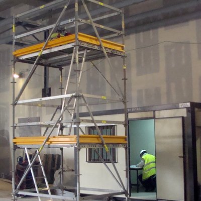 Torre móvil para trabajos de techo