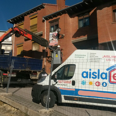 Trabajos por el exterior con elevadores.