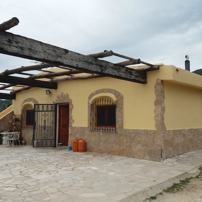 Restauración y pintado de fachada