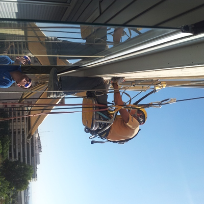 Instalcion toldo cofre en fachada