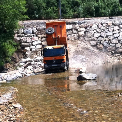 CONSTRUCCIÓN DE MURO DE ESCOLLERA PARA FERROCARRIL LÍNEA FUSO-COLLANZO