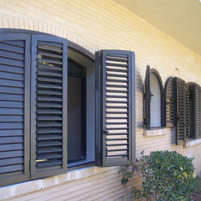 Ventanas con mallorquinas