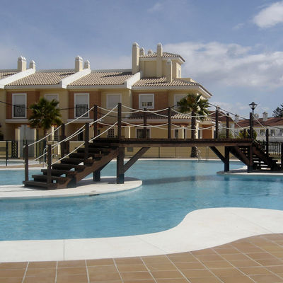 Construcción de 80 viviendas y urbanización "Playa del Conde" en Málaga