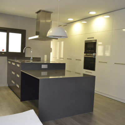 3 líneas de colores