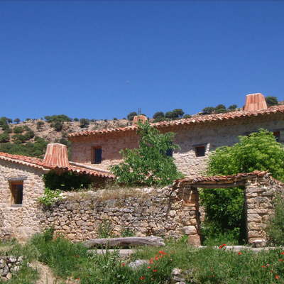 Proyecto y dirección de obras de rehabilitación de majada, en Valderromán (Soria).