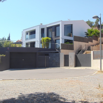 Vivienda unifamiliar con piscina en Urb. Les Ginesteres .  Argentona