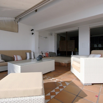 vista desde jardin con TV giratoria a Jardin