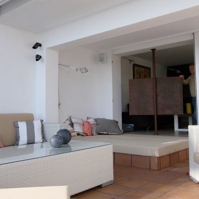 vista desde jardin secuencia TV giratoria