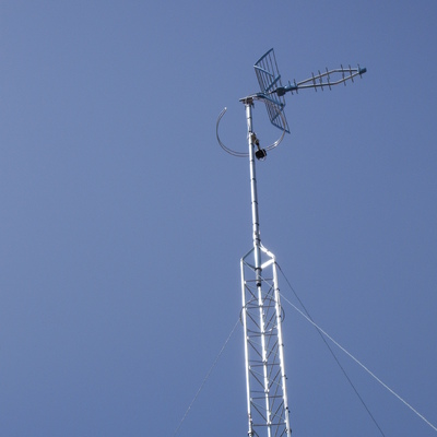 Montaje de torre de telecomunicaciones