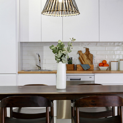 Vista frontal cocina.