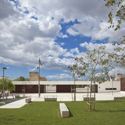 Centro social y plaza en Mallorca